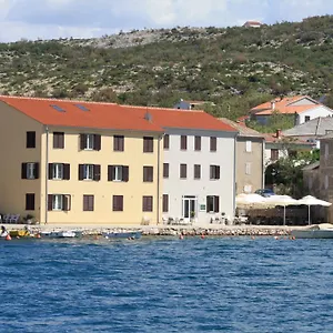 aparthotel-tamarix.hotelinzadar.com/